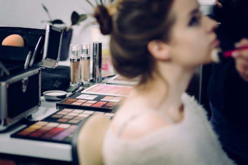 femme beauté maquillage Marie de Moerloose